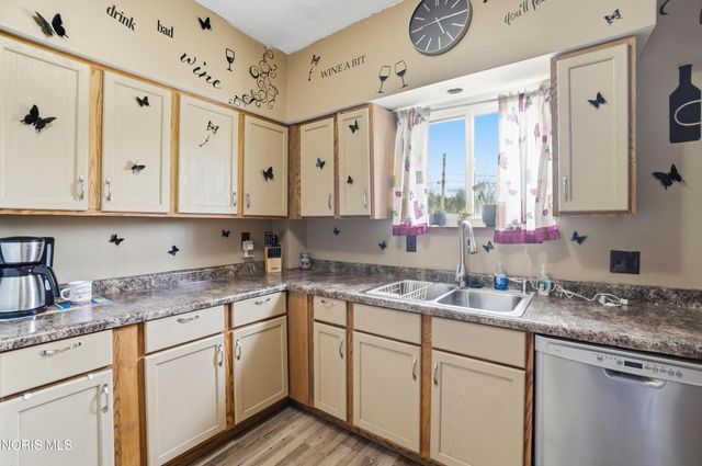 208 Dodge Street, Swanton, OH 43558