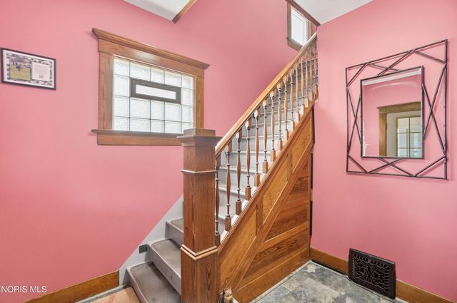 208 Dodge Street, Swanton, OH 43558