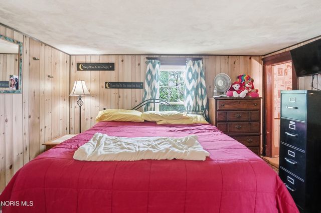 208 Dodge Street, Swanton, OH 43558