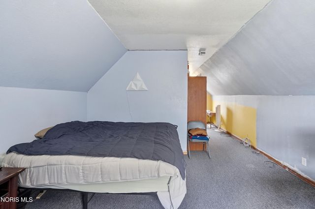 208 Dodge Street, Swanton, OH 43558