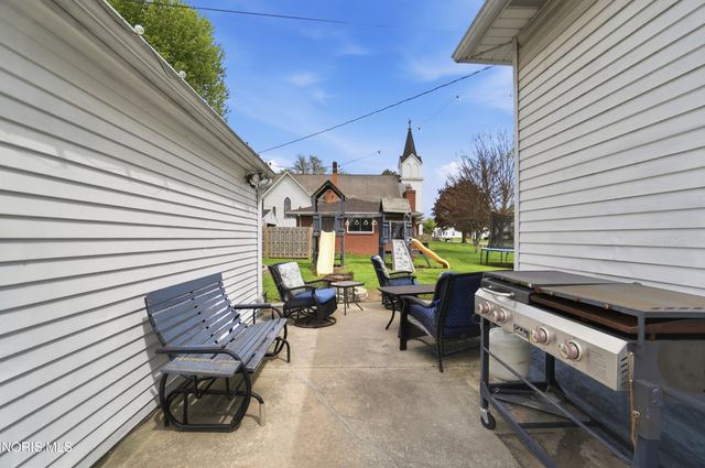 208 Dodge Street, Swanton, OH 43558