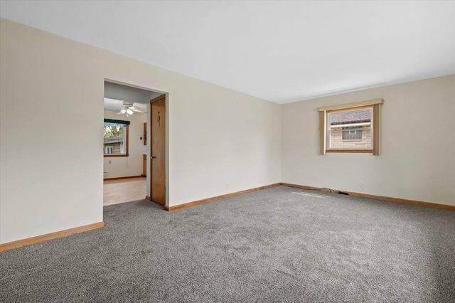 5228 N 107th STREET, Milwaukee, WI 53225