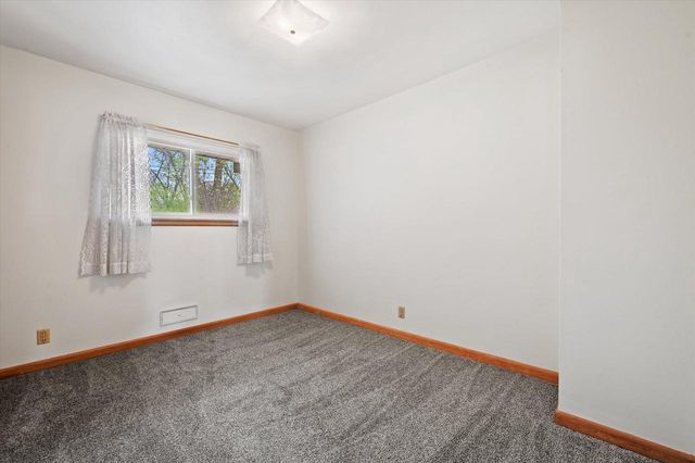 5228 N 107th STREET, Milwaukee, WI 53225