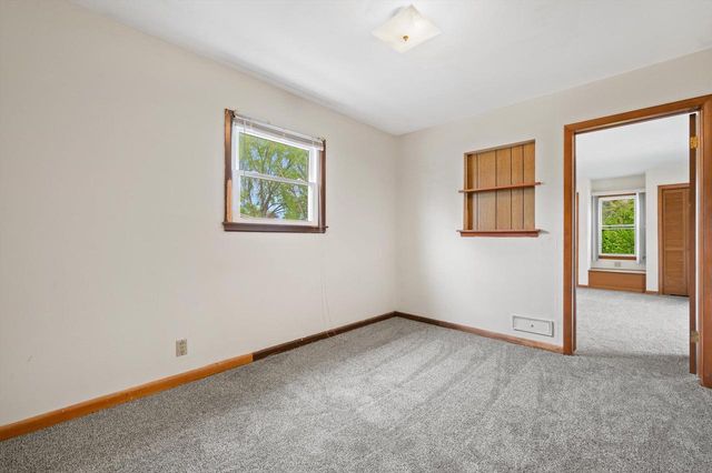 5228 N 107th STREET, Milwaukee, WI 53225