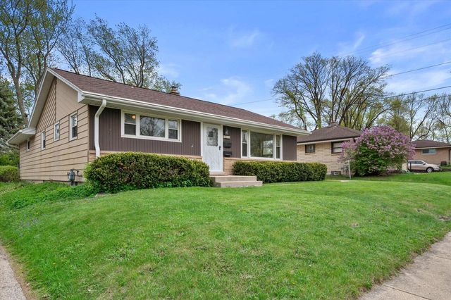5228 N 107th STREET, Milwaukee, WI 53225