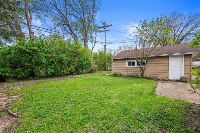 5228 N 107th STREET, Milwaukee, WI 53225