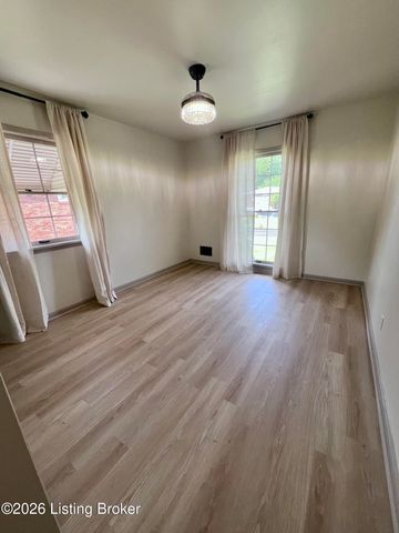 8909 Gonewind Ct, Jeffersontown, KY 40299
