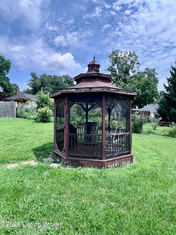 8909 Gonewind Ct, Jeffersontown, KY 40299