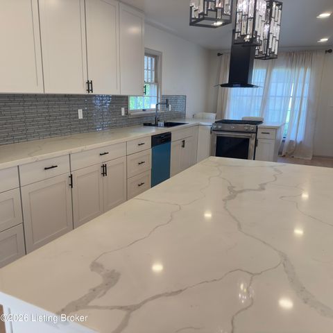 8909 Gonewind Ct, Jeffersontown, KY 40299