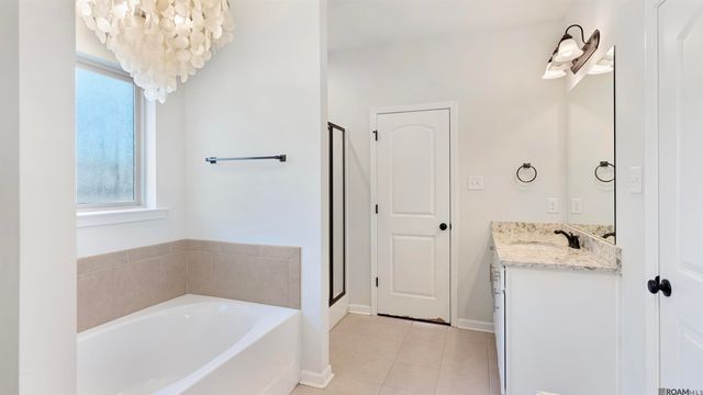 38363 Brown Rd, Prairieville, LA 70769