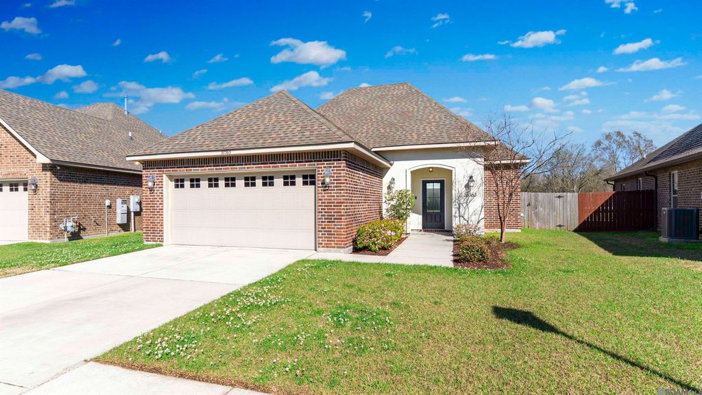 38363 Brown Rd, Prairieville, LA 70769