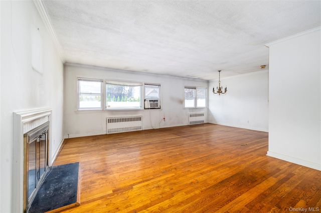 296 N Long Beach Road, Rockville Centre, NY 11570