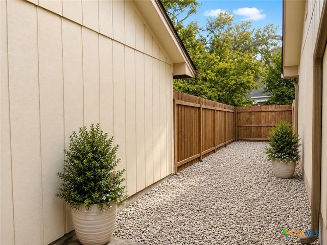 105 Blanco Street, San Marcos, TX 78666