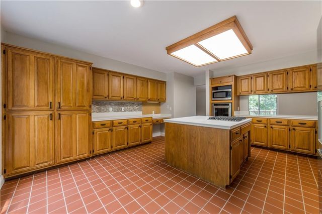 1534 E Century Drive, Fayetteville, AR 72703