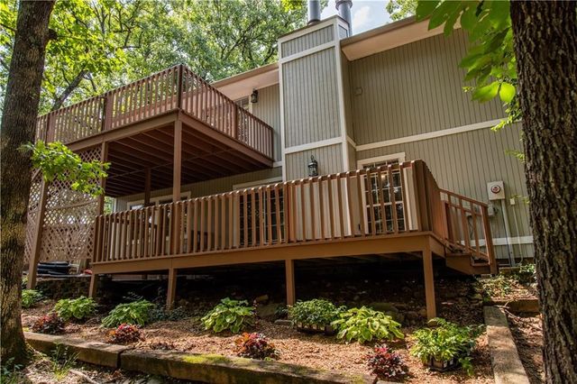 1534 E Century Drive, Fayetteville, AR 72703