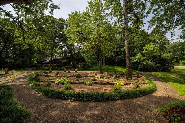 1534 E Century Drive, Fayetteville, AR 72703