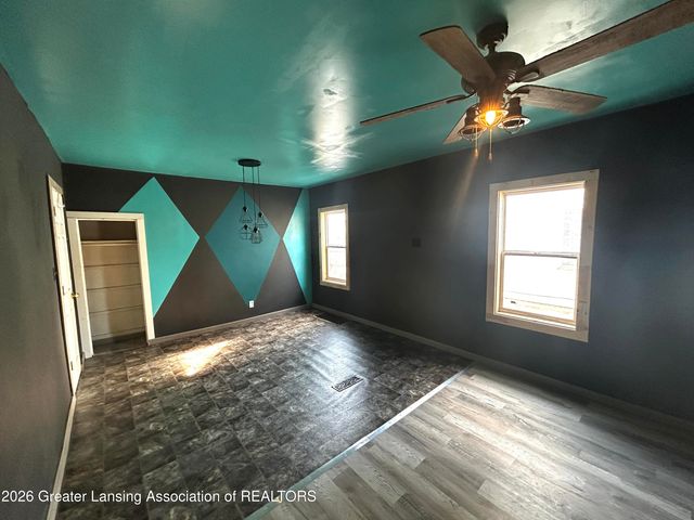 2309 S Pennsylvania Avenue, Lansing, MI 48910