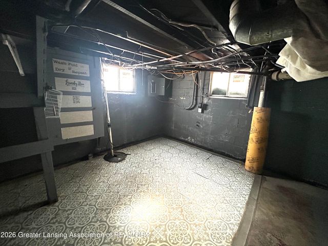 2309 S Pennsylvania Avenue, Lansing, MI 48910