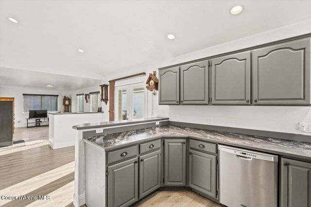 9269 N Crabapple CT, Hayden, ID 83835