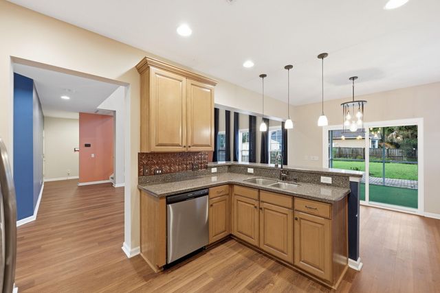 8512 Marsh Overlook, North Charleston, SC 29420