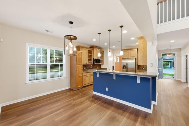 8512 Marsh Overlook, North Charleston, SC 29420