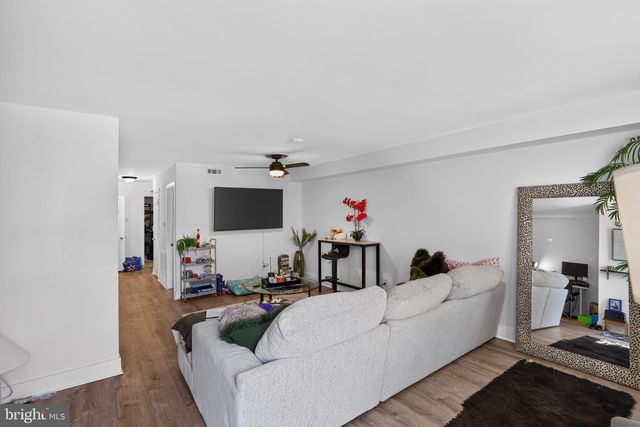 3344 S KESWICK RD, Philadelphia, PA 19114