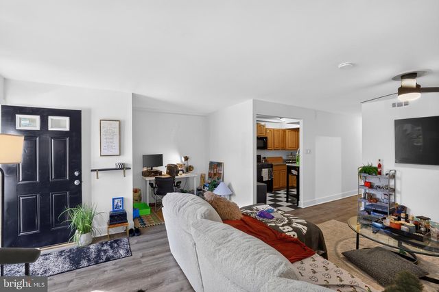 3344 S KESWICK RD, Philadelphia, PA 19114