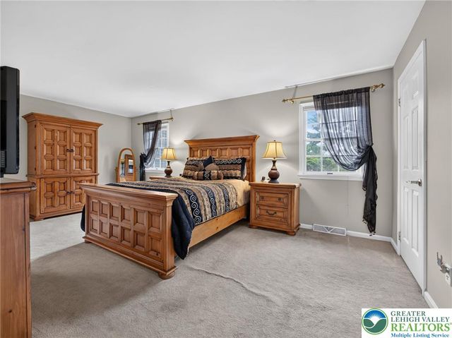 239 Village Walk Drive, Macungie Boro, PA 18062