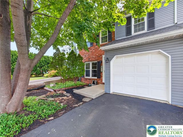 239 Village Walk Drive, Macungie Boro, PA 18062