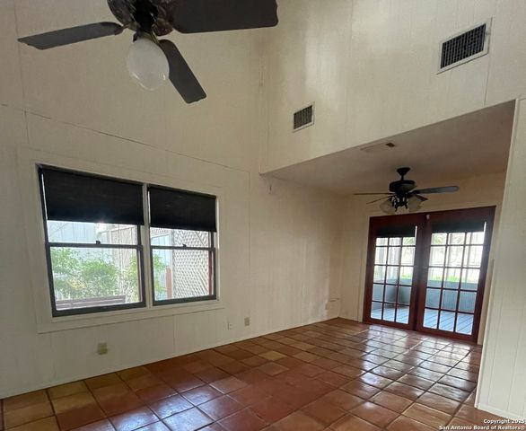 206 Madison B, San Antonio, TX 78204