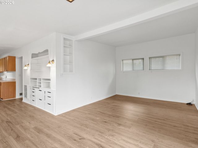 2216 E 18TH St, Vancouver, WA 98661