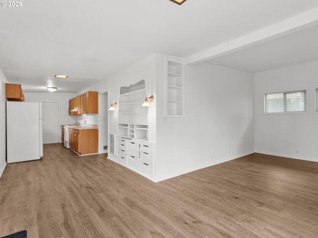 2216 E 18TH St, Vancouver, WA 98661
