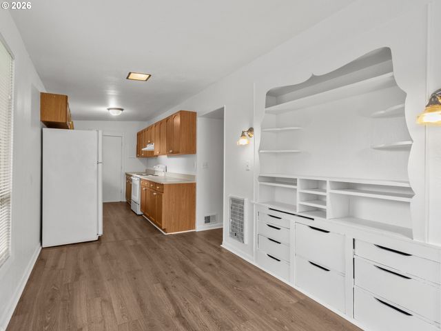 2216 E 18TH St, Vancouver, WA 98661
