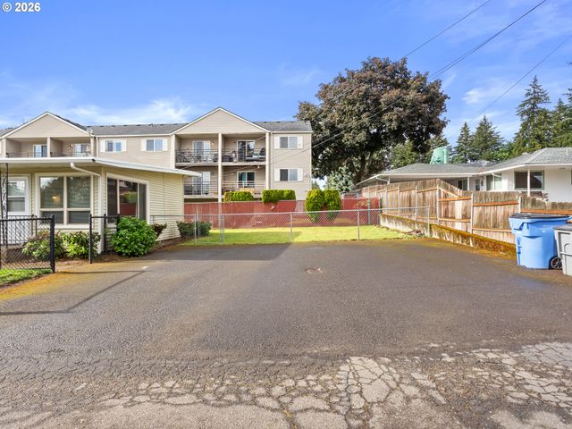 2216 E 18TH St, Vancouver, WA 98661