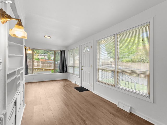 2216 E 18TH St, Vancouver, WA 98661