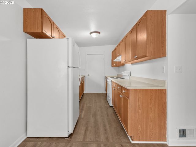 2216 E 18TH St, Vancouver, WA 98661