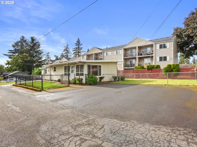2216 E 18TH St, Vancouver, WA 98661