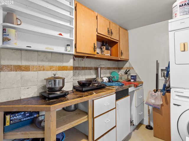 2216 E 18TH St, Vancouver, WA 98661