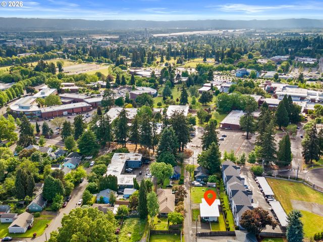 2216 E 18TH St, Vancouver, WA 98661