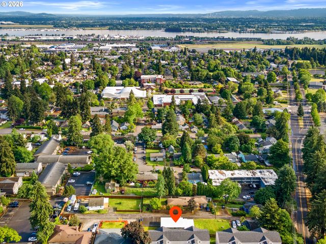 2216 E 18TH St, Vancouver, WA 98661