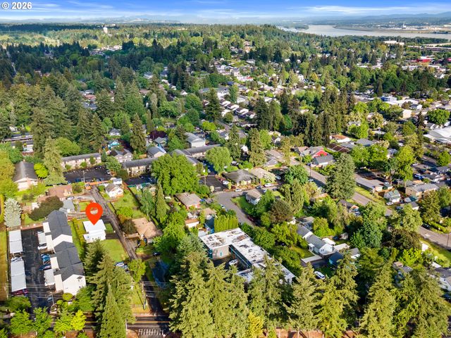 2216 E 18TH St, Vancouver, WA 98661