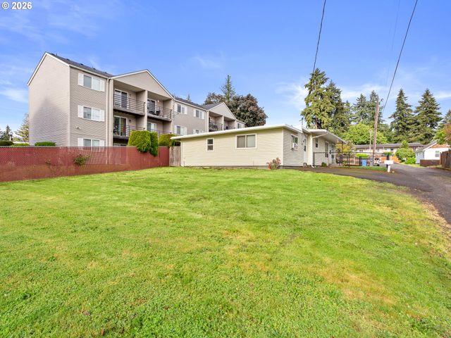 2216 E 18TH St, Vancouver, WA 98661