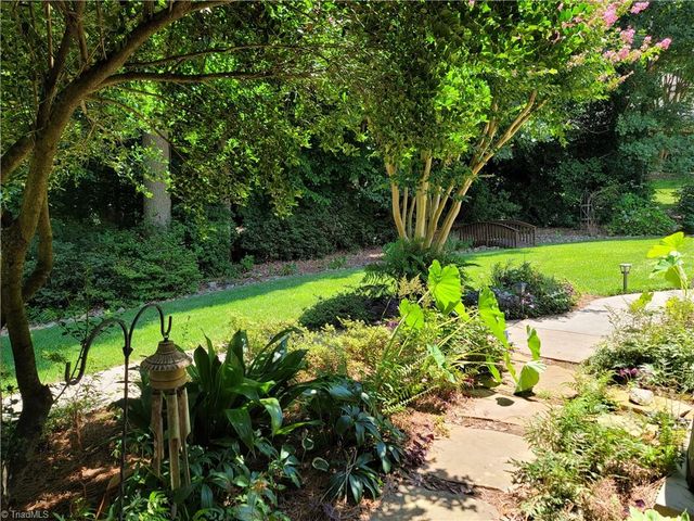 113 Finborough Court, Kernersville, NC 27284