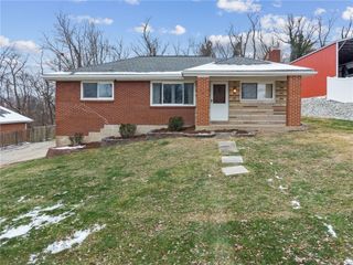 1309 Penhurst Dr, Elizabeth Twp/boro, PA 15135