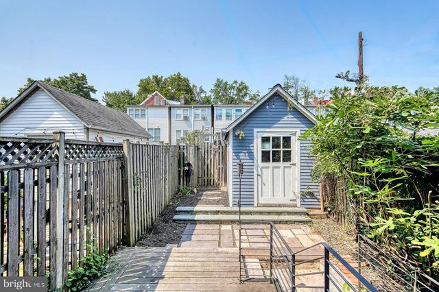 2428 TUNLAW RD NW, Washington, DC 20007