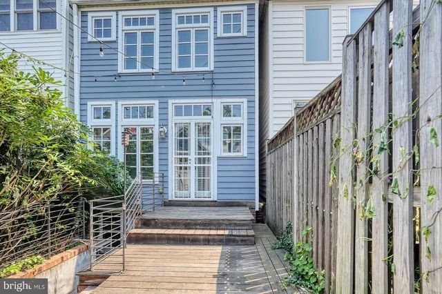 2428 TUNLAW RD NW, Washington, DC 20007