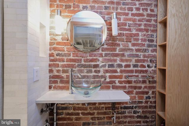 2428 TUNLAW RD NW, Washington, DC 20007