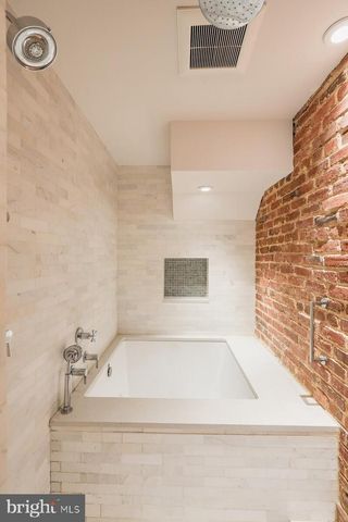 2428 TUNLAW RD NW, Washington, DC 20007