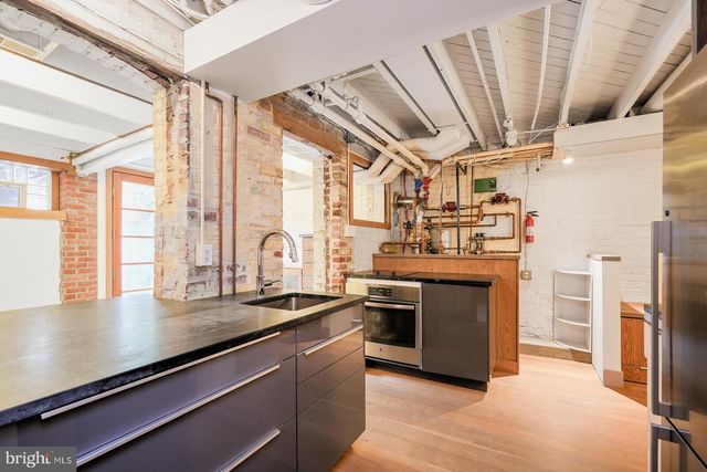 2428 TUNLAW RD NW, Washington, DC 20007