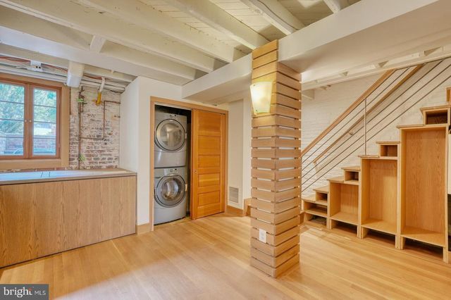 2428 TUNLAW RD NW, Washington, DC 20007